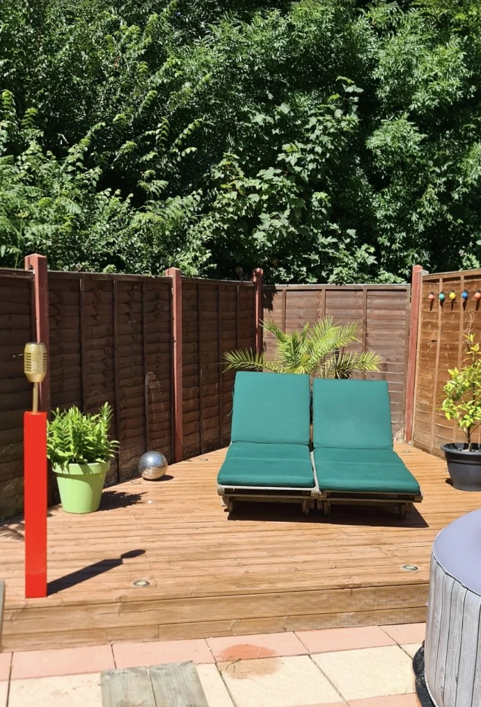 Decking after cleaning and re-staining